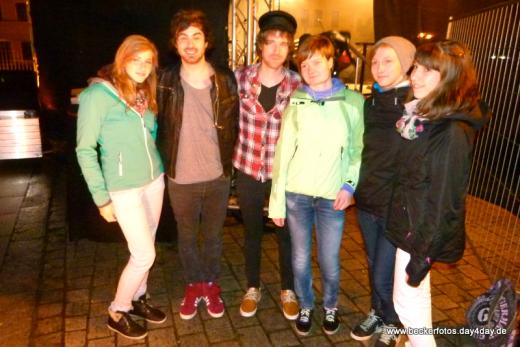 Bakkushan mit Fans 